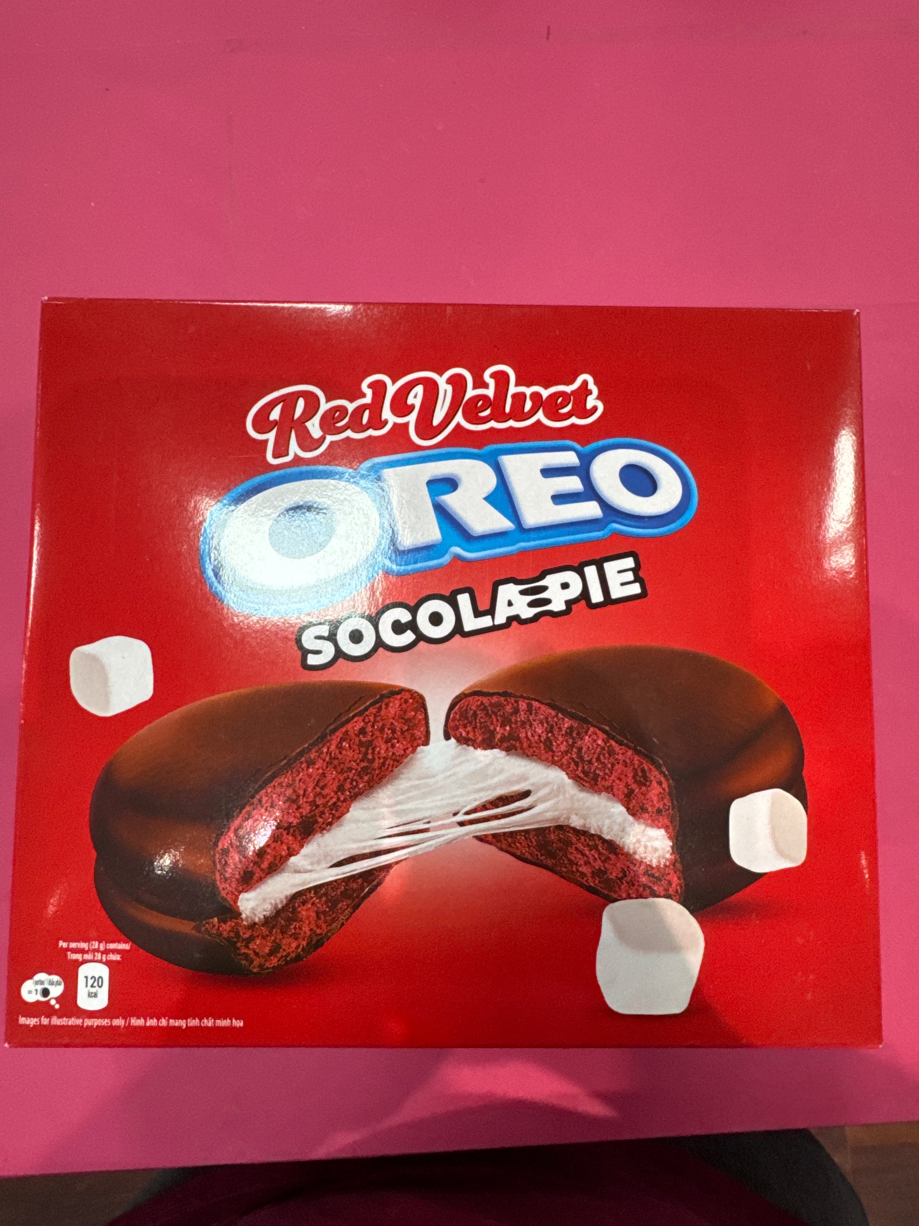 Red velvet oreo socola pie