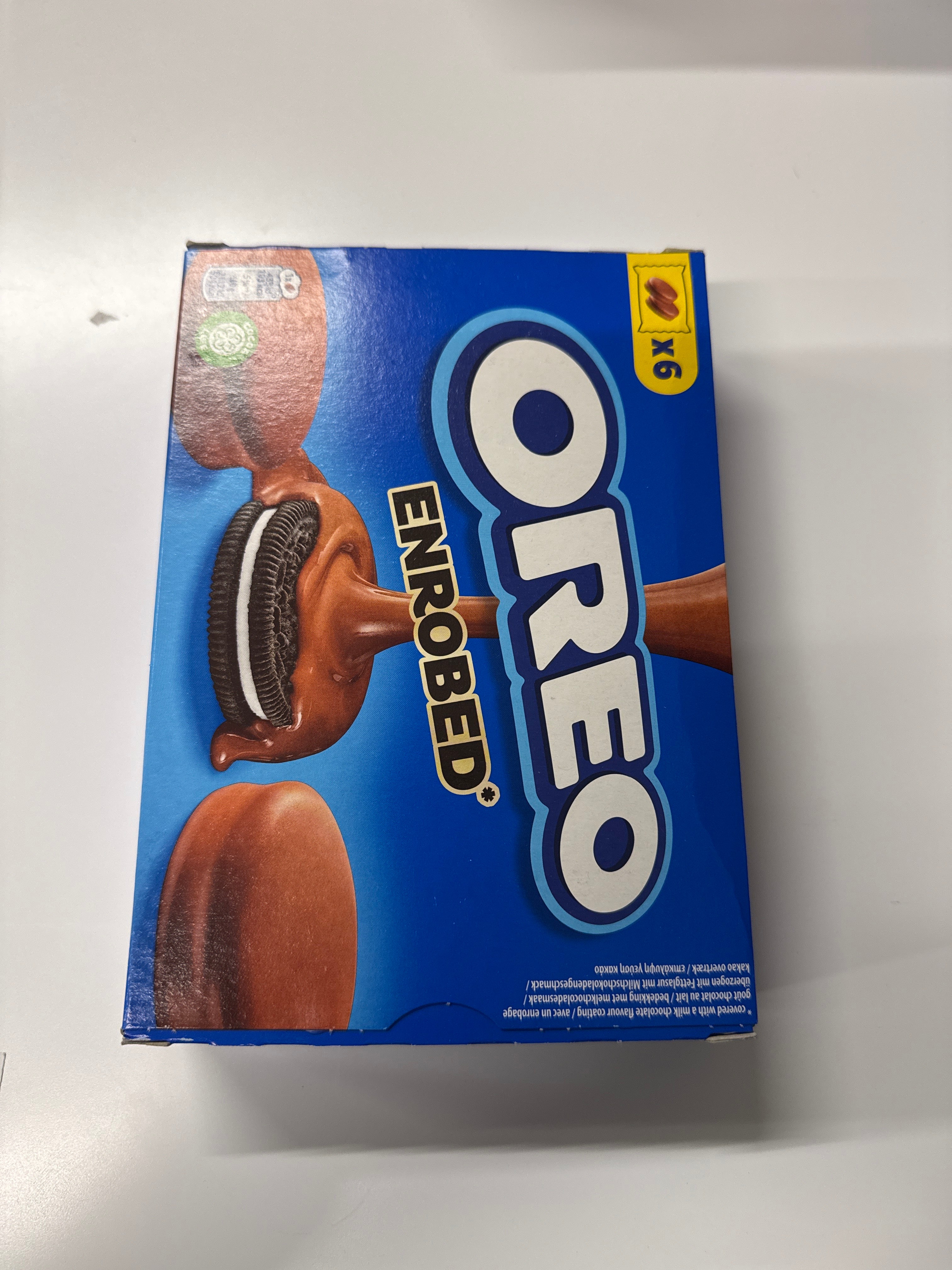 Oreo milk enrobed milk chocolate (Spain)